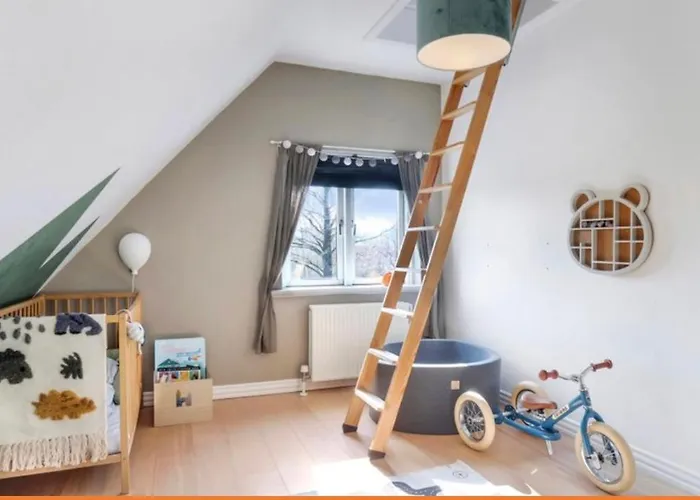 I Herning, 200 Meter Fra Gagaden Villa Herning